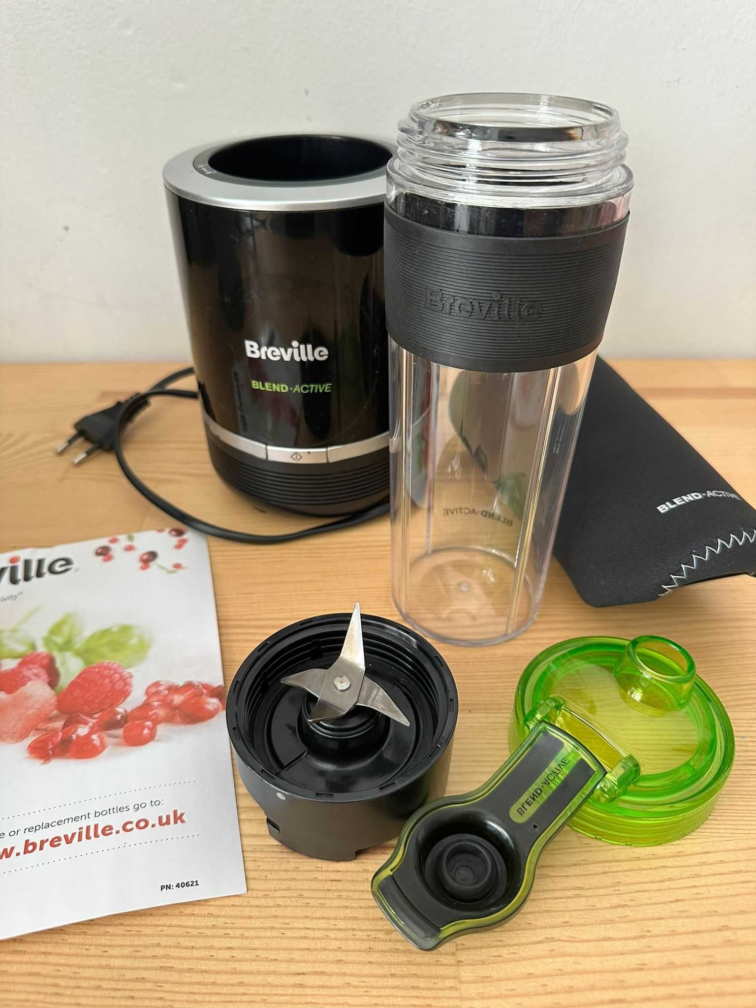 Liquidificador BREVILLE Personal Active Pro (300 W - 0.5 L - Preto)