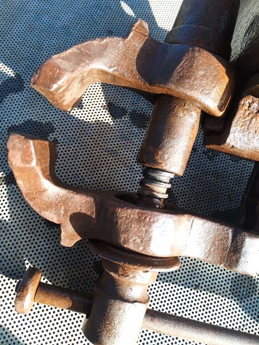 Тіски ковальські