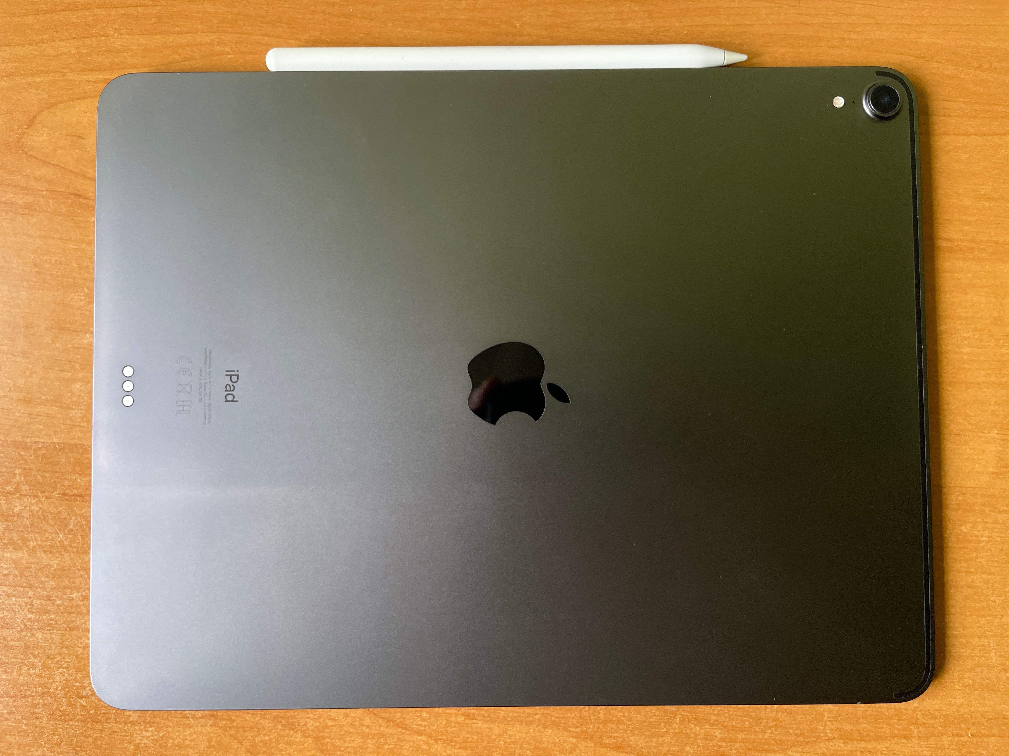 iPad Pro 12.9” 3 gen 256GB Wi-Fi + Pencil 2 + ładowarka. Bez uszkodzeń