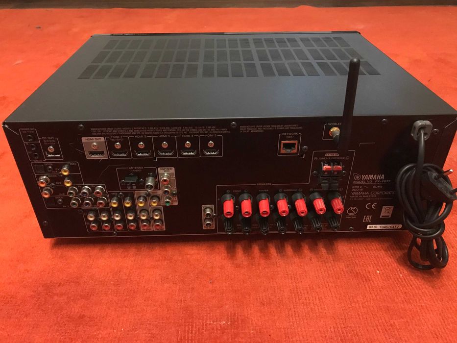 Amplituner Yamaha RX-V677