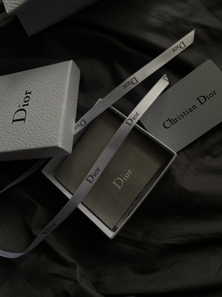 Сережки Dior украшения