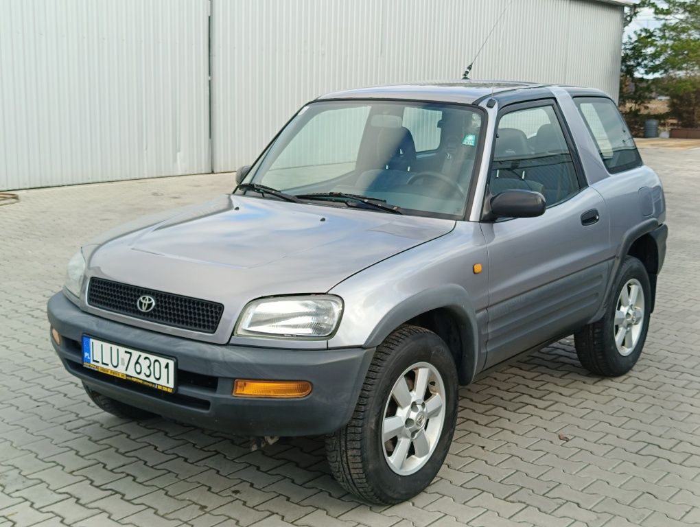 TOYOTA RAV4 automat 4 x 4 stan kolekcjonerski