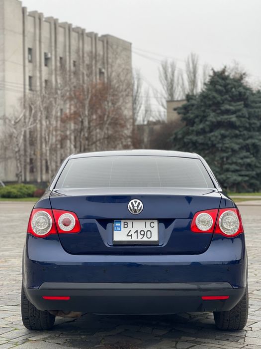 Volkswagen Jetta 1.6mpi газ/бензин автомат