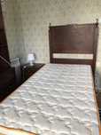 Cama em mogno  em bom estado