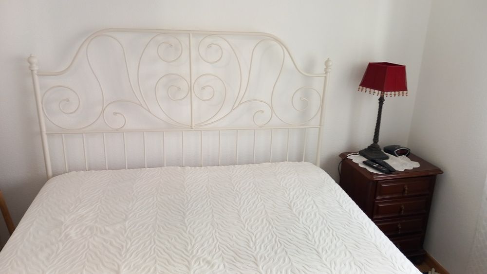 Cama de casal (140 x 200 cm)