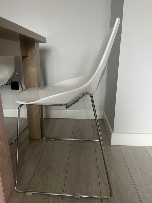 Sprzedam krzesła do salonu/jadalni