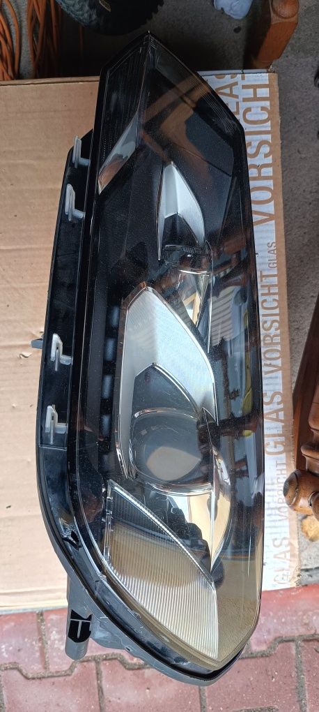 Lampa lewa VW Touareg 7P Led 2012