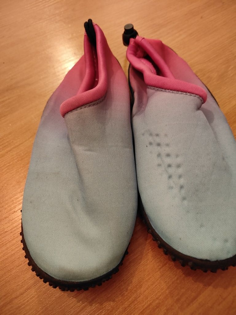 Nowe buty do wody r. 38