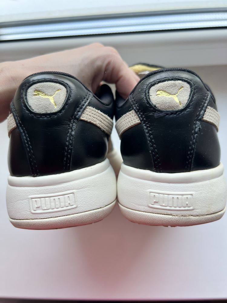 Жіночі кросівки Puma