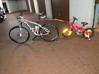 Bicicleta de criança com enagate