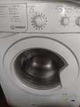 Продам на запчасти стиральную машинку indesit iwsc 51051 ua