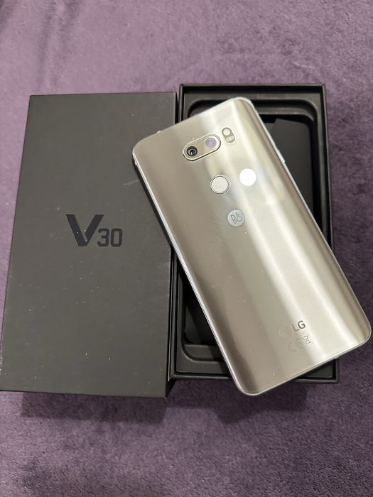 Smartfon LG V30 64GB srebrny