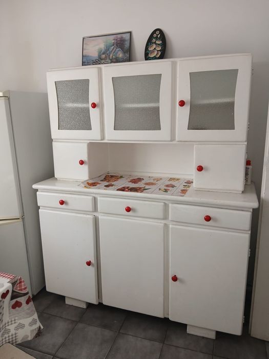 Kredens biały vintage PRL – lata 50/60, retro kuchnia