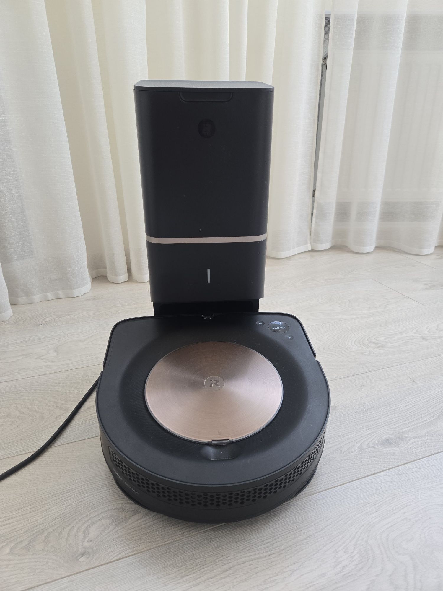 iRobot Roomba S9+ робот пилосос