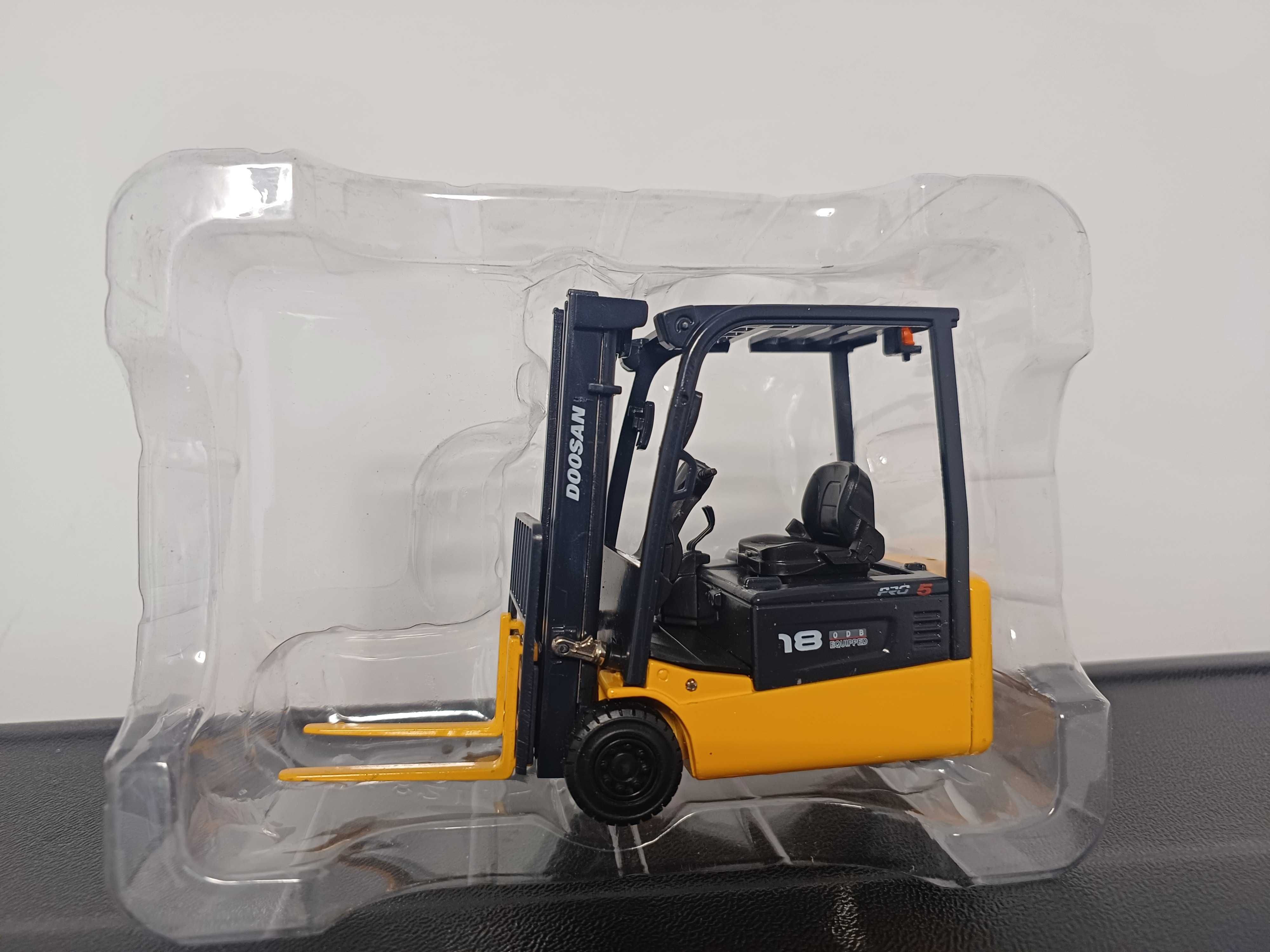 Doosan колекційна модель. Підйомник.