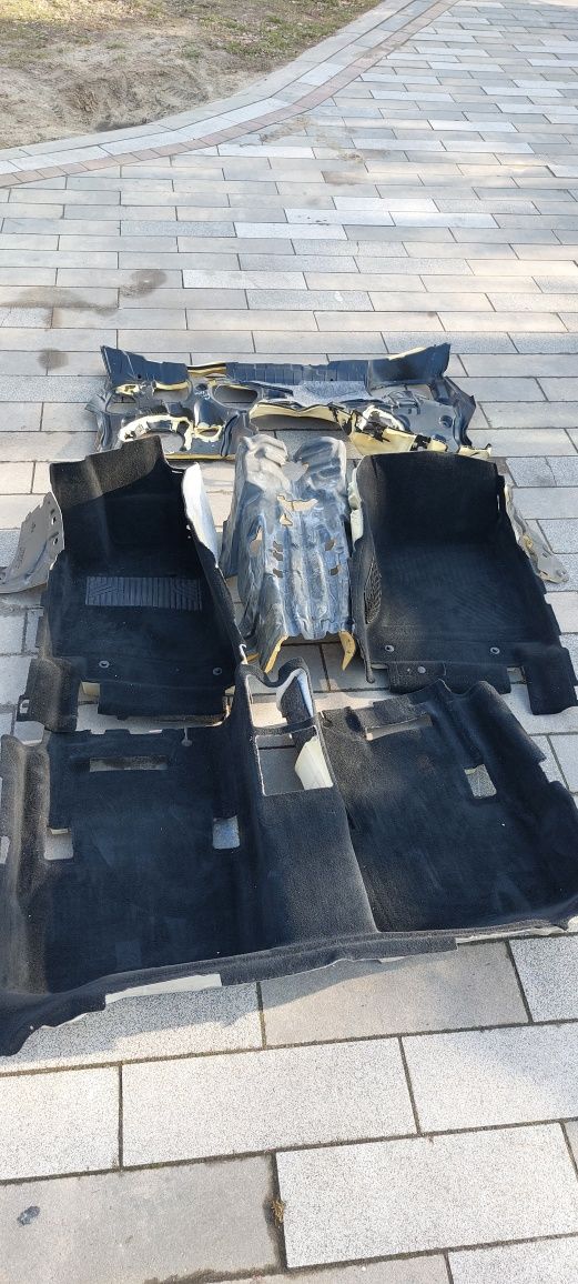 Mercedes E W 213 komplet dywan kierowca pasażer wygłuszenie