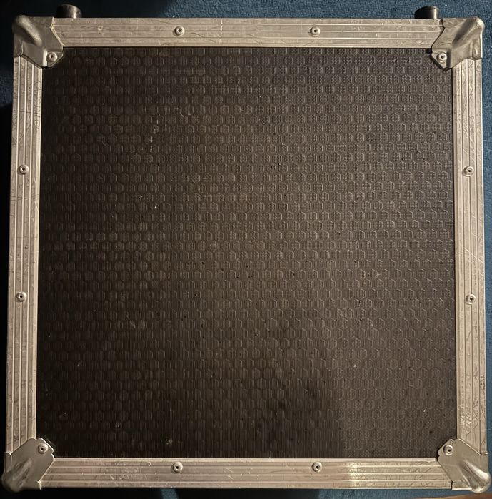 Zestaw oświetleniowy w case - Mac mini,ekran dotykowy,  Chamsys Magic