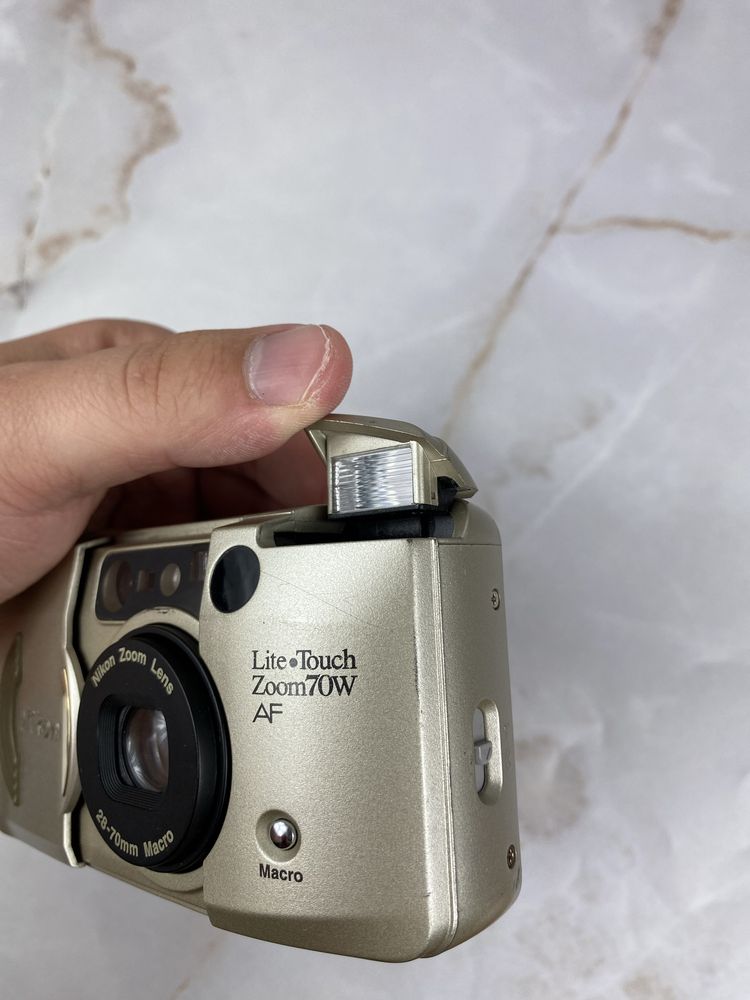 Aparat analogowy na klisze Nikon lite touch zoom 70w