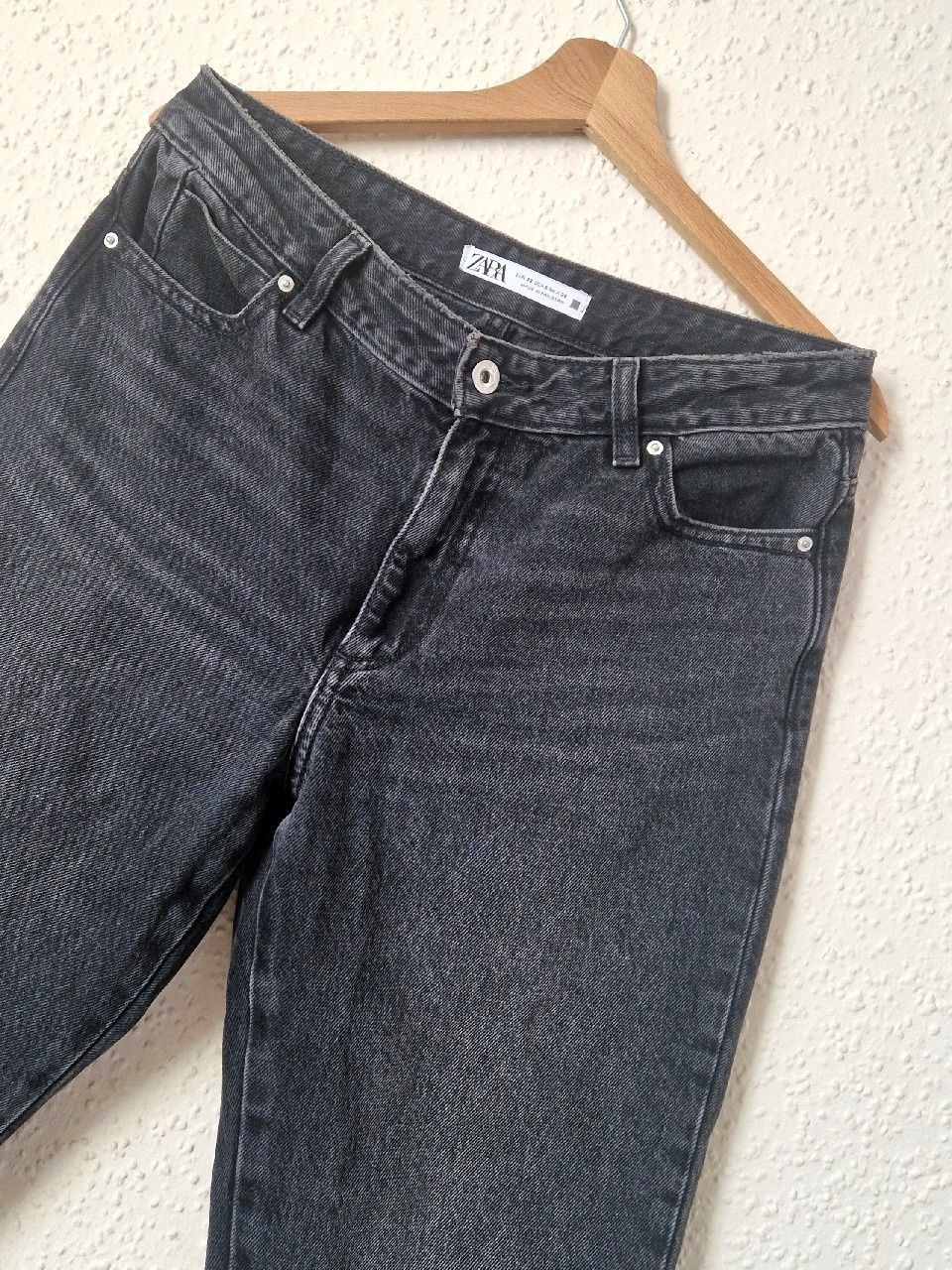 Zara Proste czarne jeansy M 
69
 zł