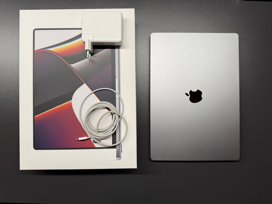 Apple MacBook Pro 16.2" 2021 M1 10 core CPU / 16-core GPU / 16 / 512