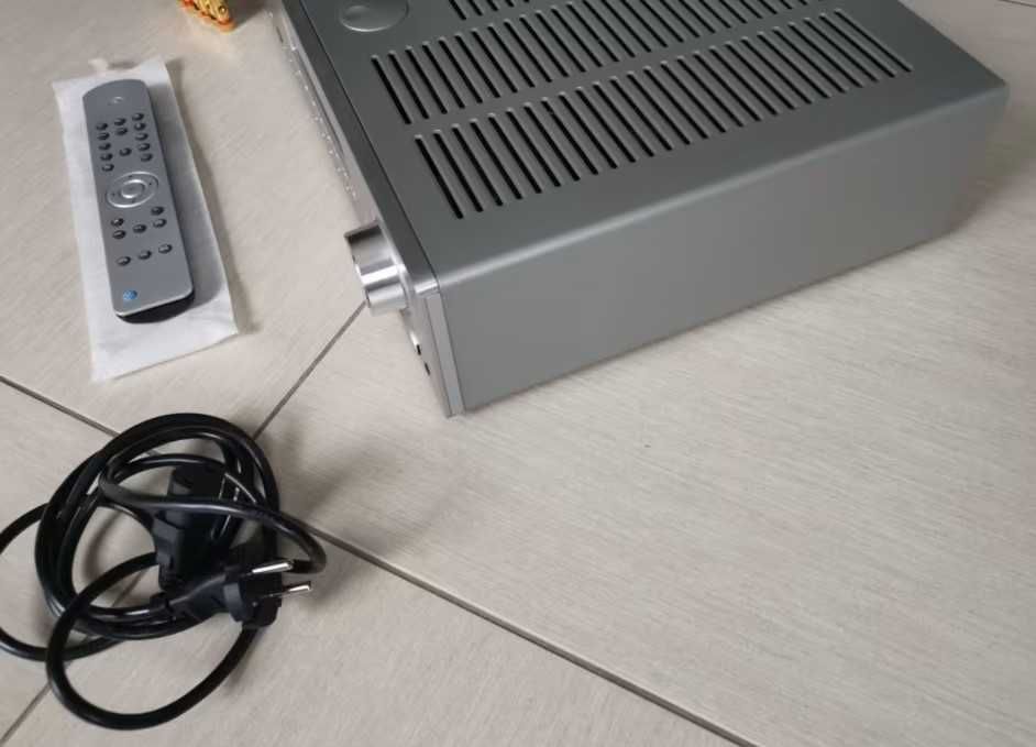 Cambridge Audio Azur 551 R