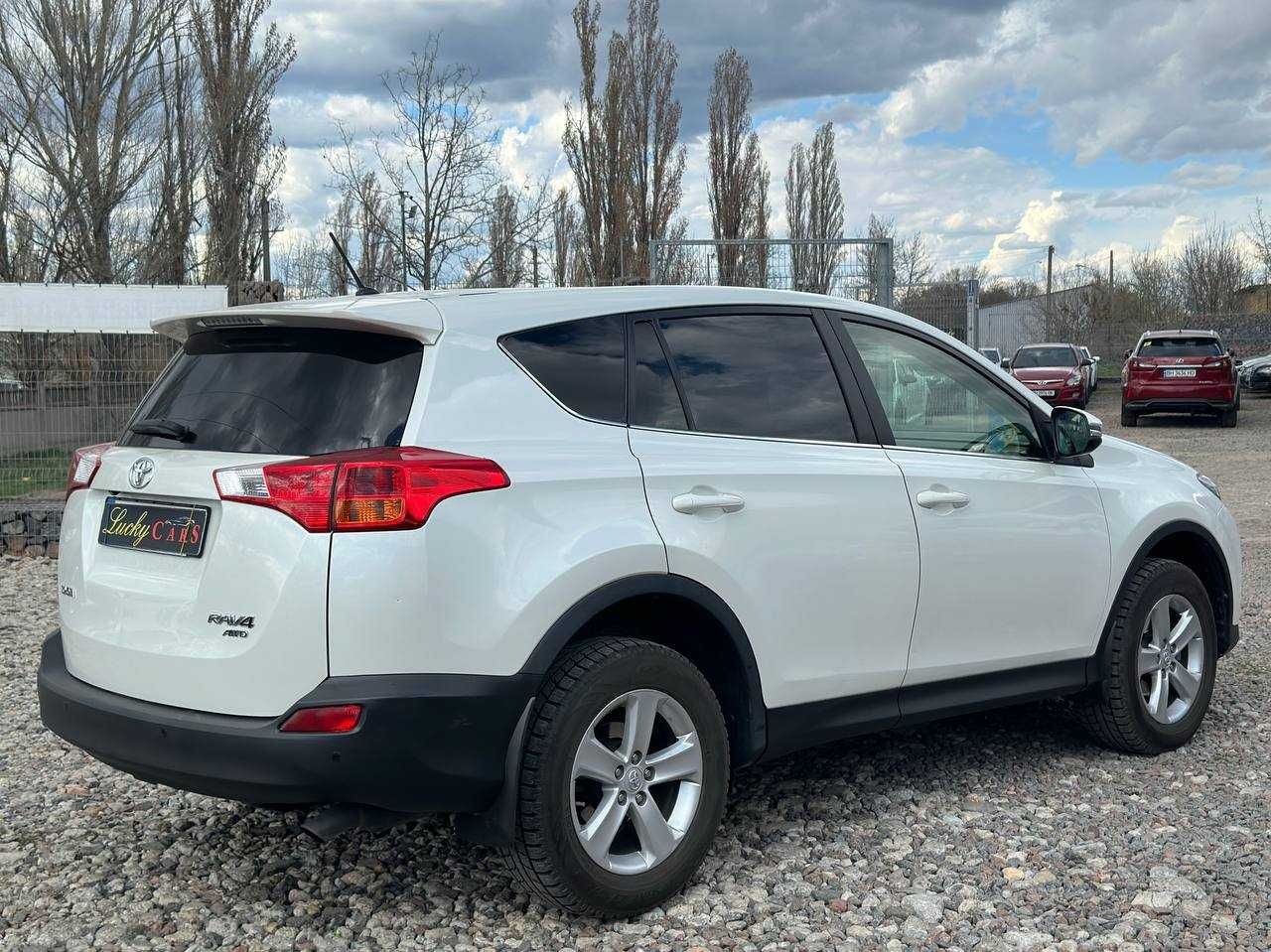 Авто Toyota RAV4 2014