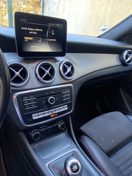 Mercedes CLA 180 AMG caixa manual