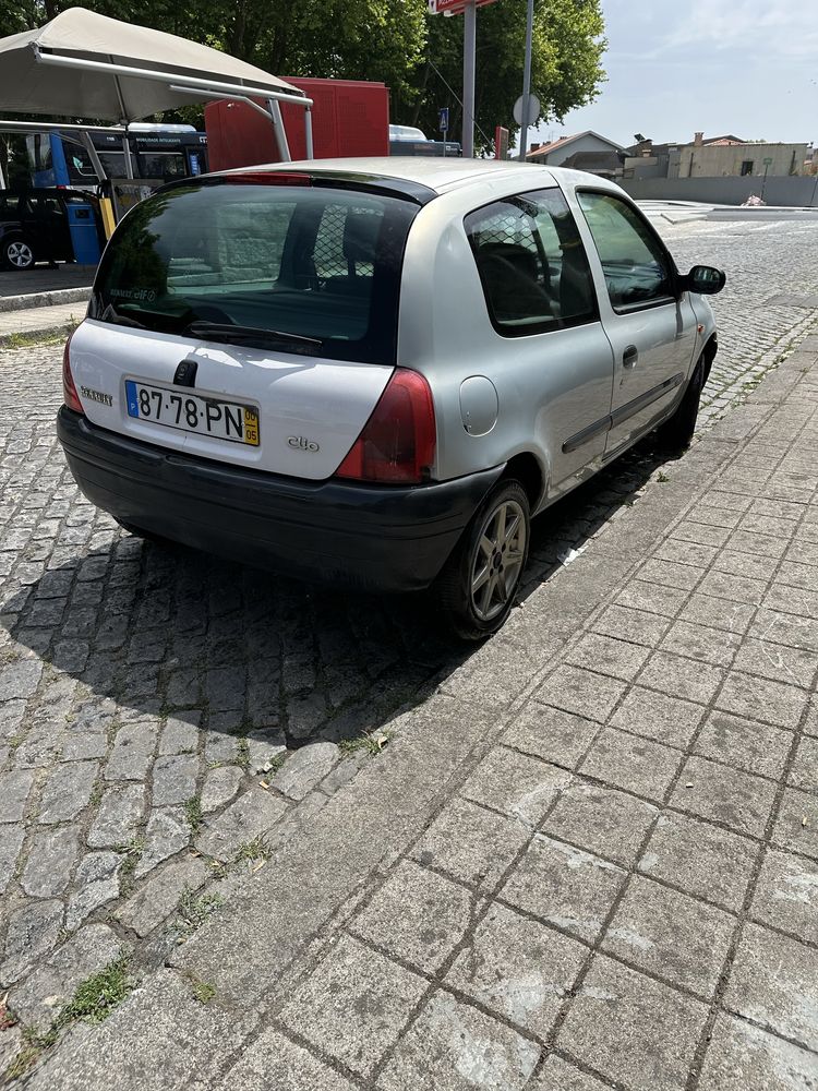 Vendo Renault clio 1.9D