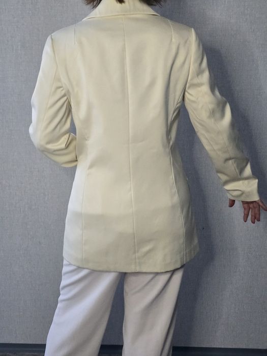 Двубортний піджак на високу дівчину