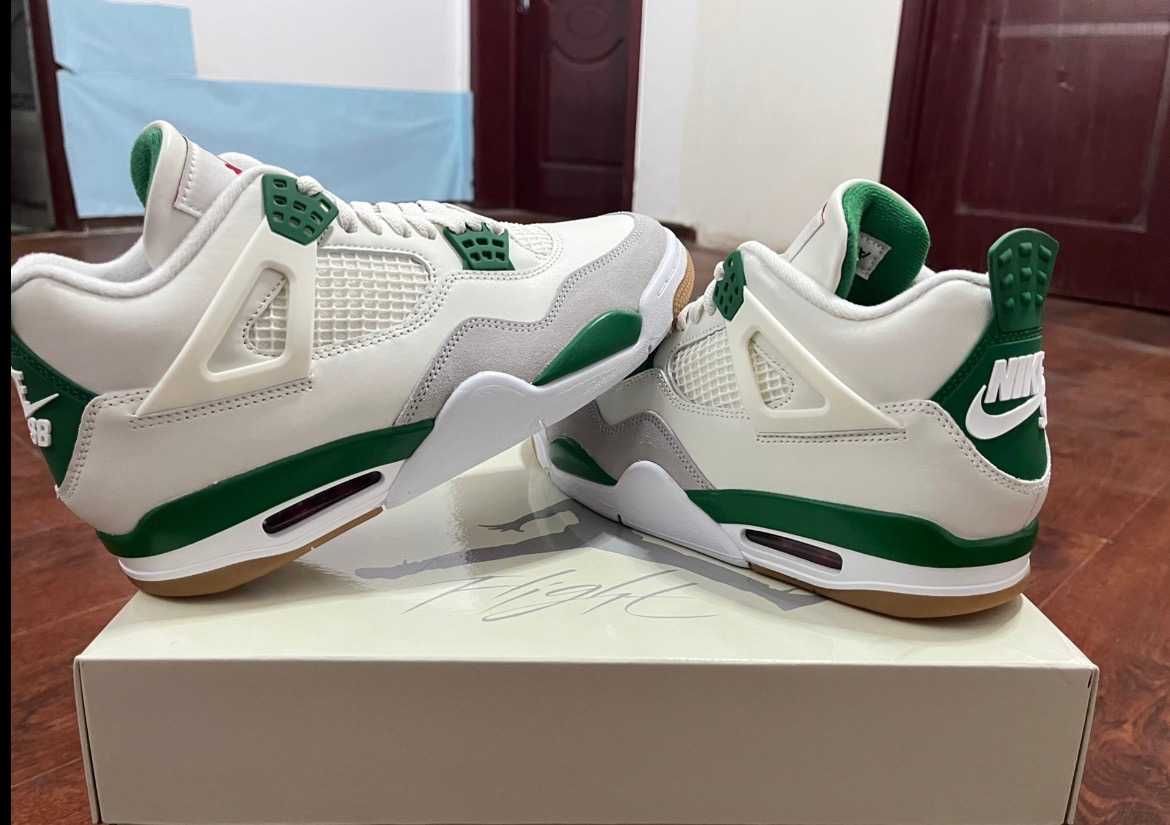 Jordan 4Retro SB Pine Green R.42