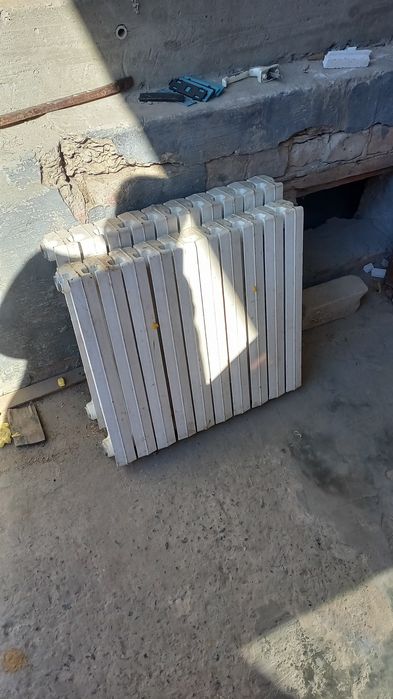 Радиаторы (батареи) чугунные, стальные б.у. и новые для отопления.