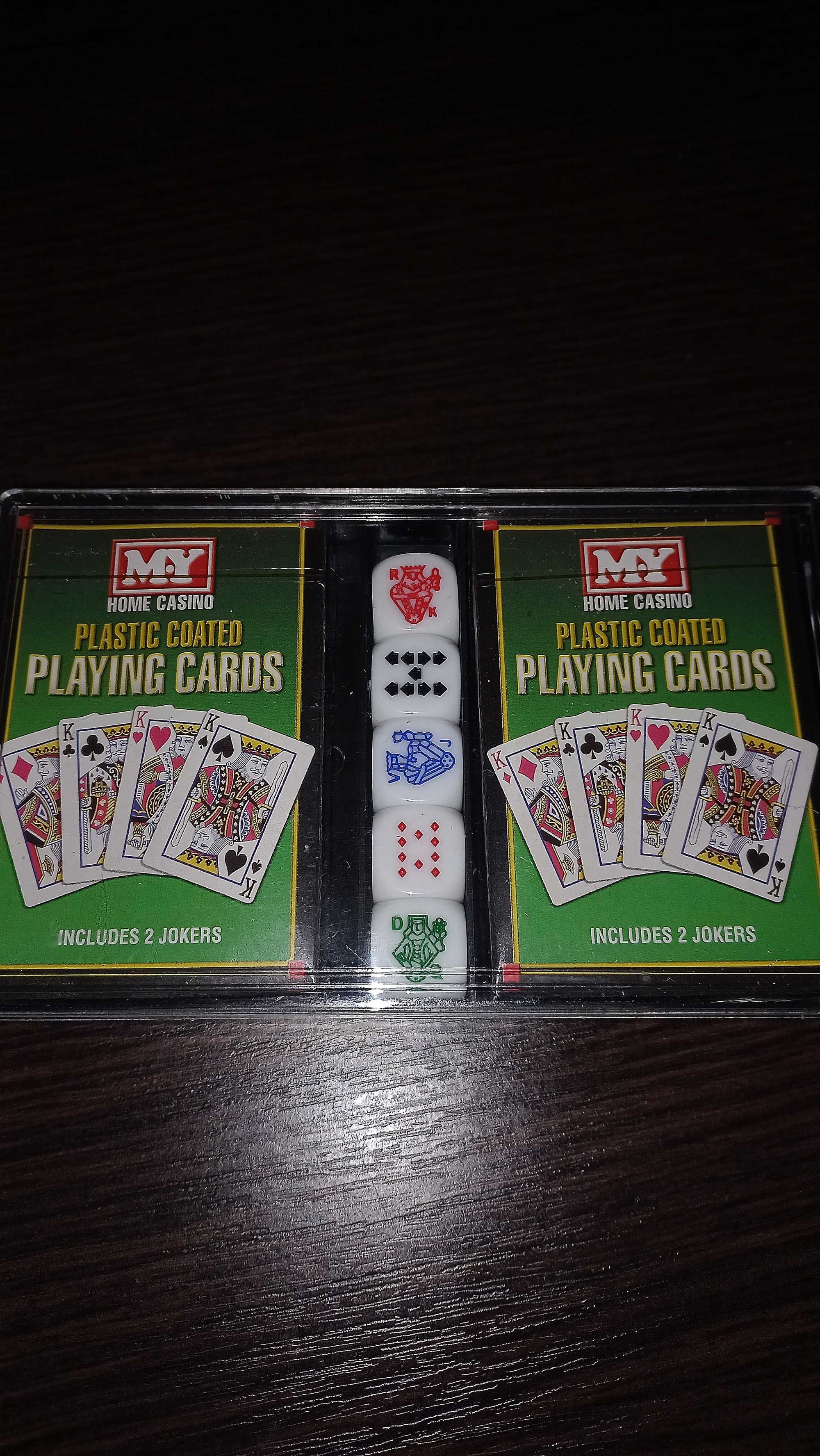 Набор винтажных игровых карт и кубиков для покера