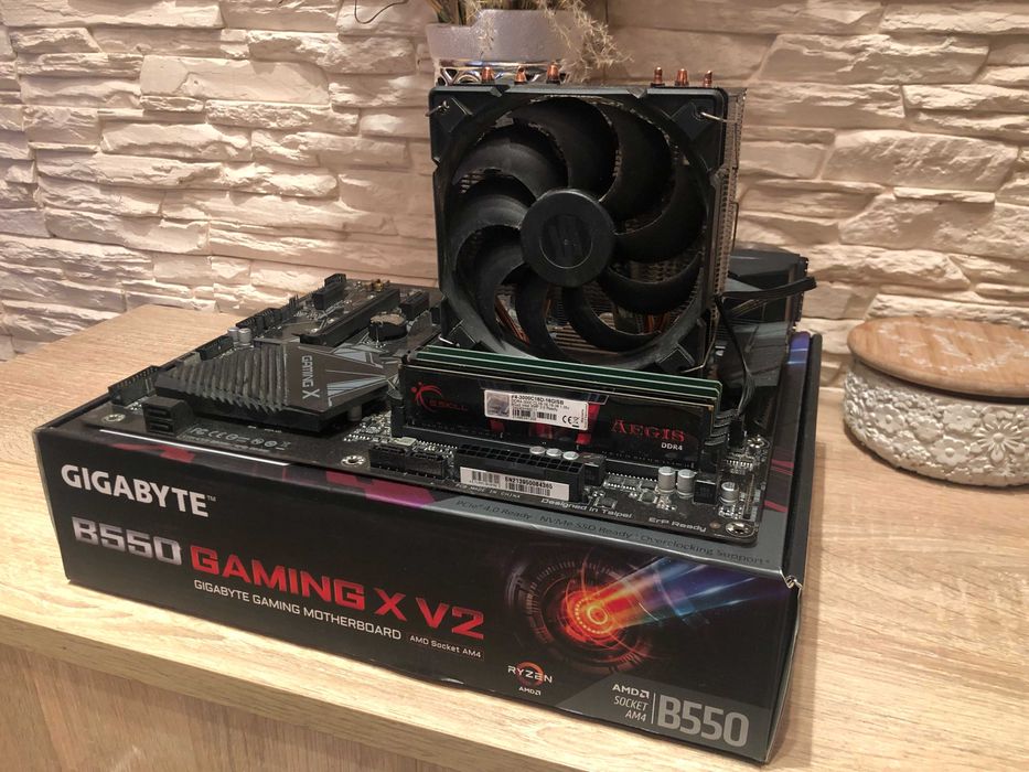 AMD Ryzen 3600X, 32 GB DDR4 Ram, B550 Gigabyte Gaming X V2, Spartan 4