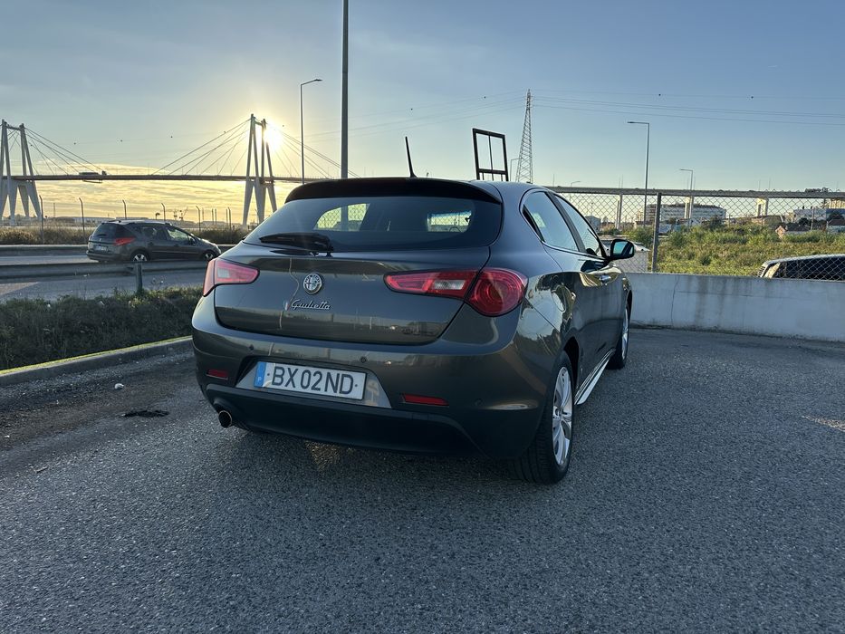 Alfa Romeu Giulietta 1.6JTD Aceito Retoma