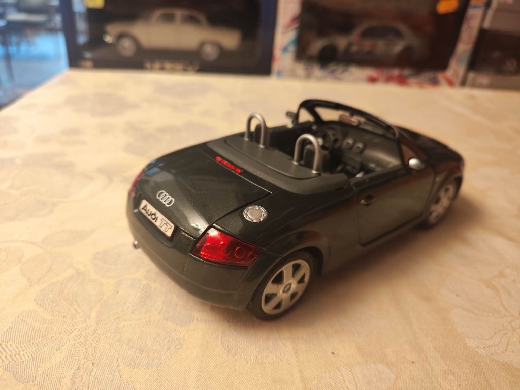 Audi tt 1 18 Revell