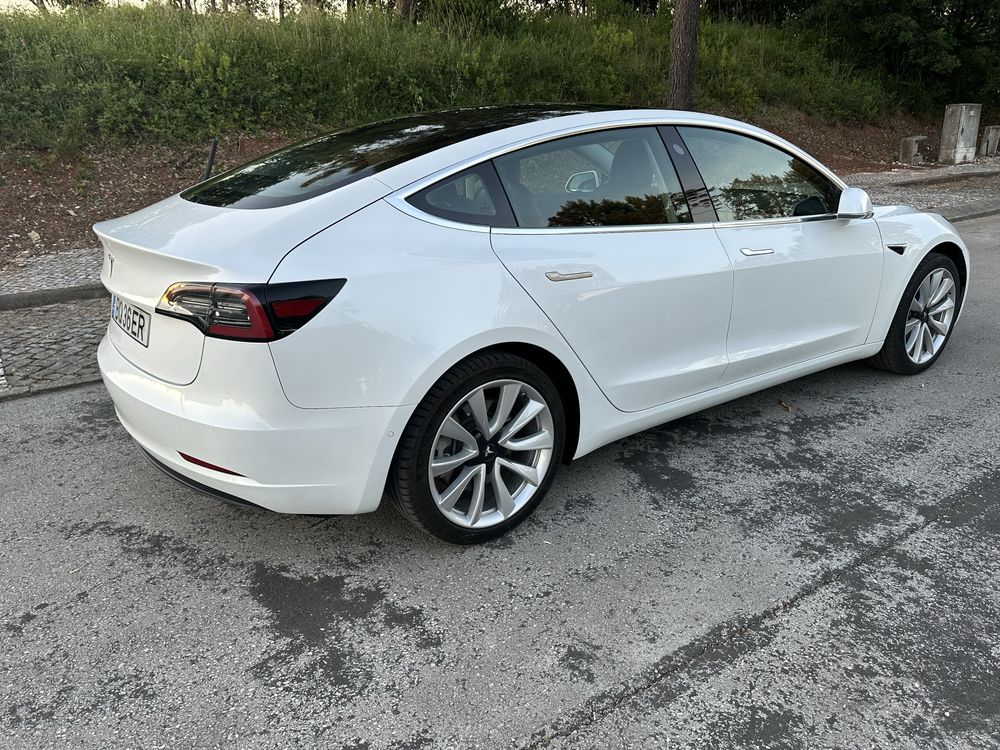 Tesla model 3 standard plus