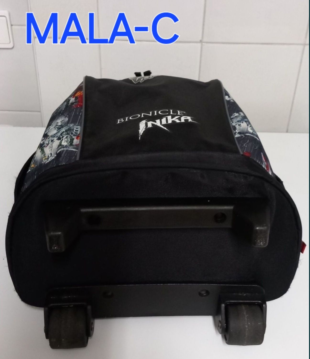 MALAS VIAGEM e ESCOLA PARA CRIANÇA E BARATAS. Viagem,Férias,Passeio.