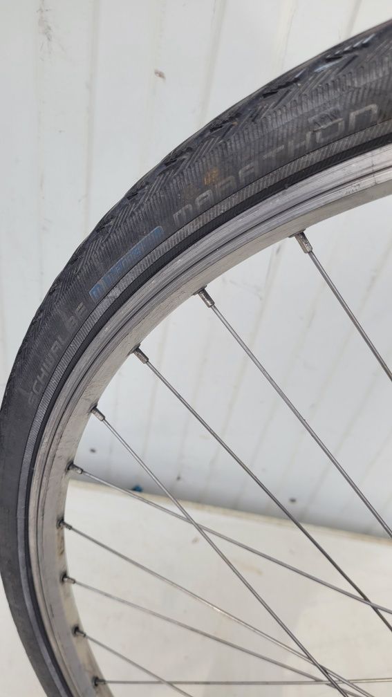 Koło rowerowe przednie 28 cali z prądnicą shimano
