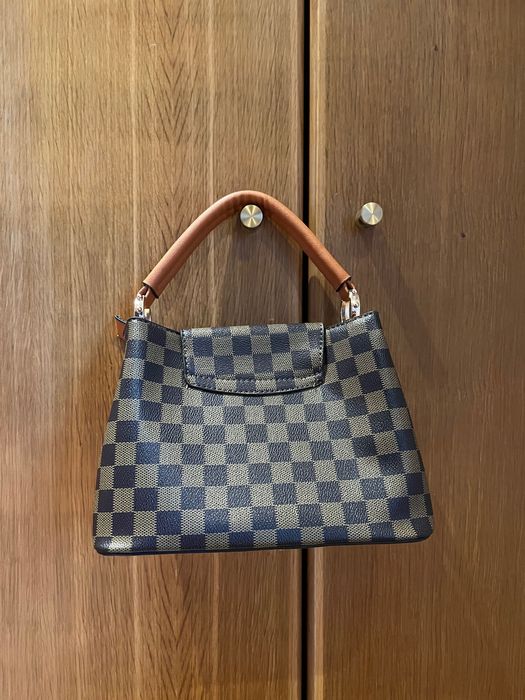 Mala de mão castanha