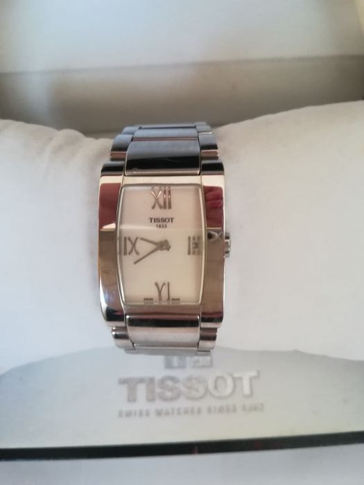 Relógio Tissot novo T-LADY GENEROSI-T QUARTZ -50%