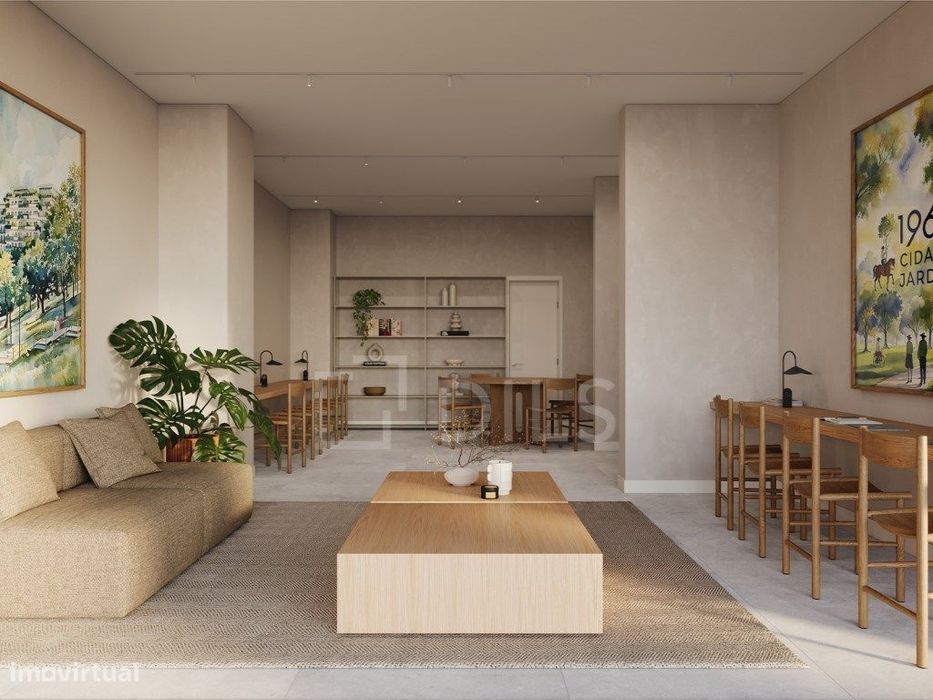 Apartamento T2 com varanda em Santo António dos Cavaleiros