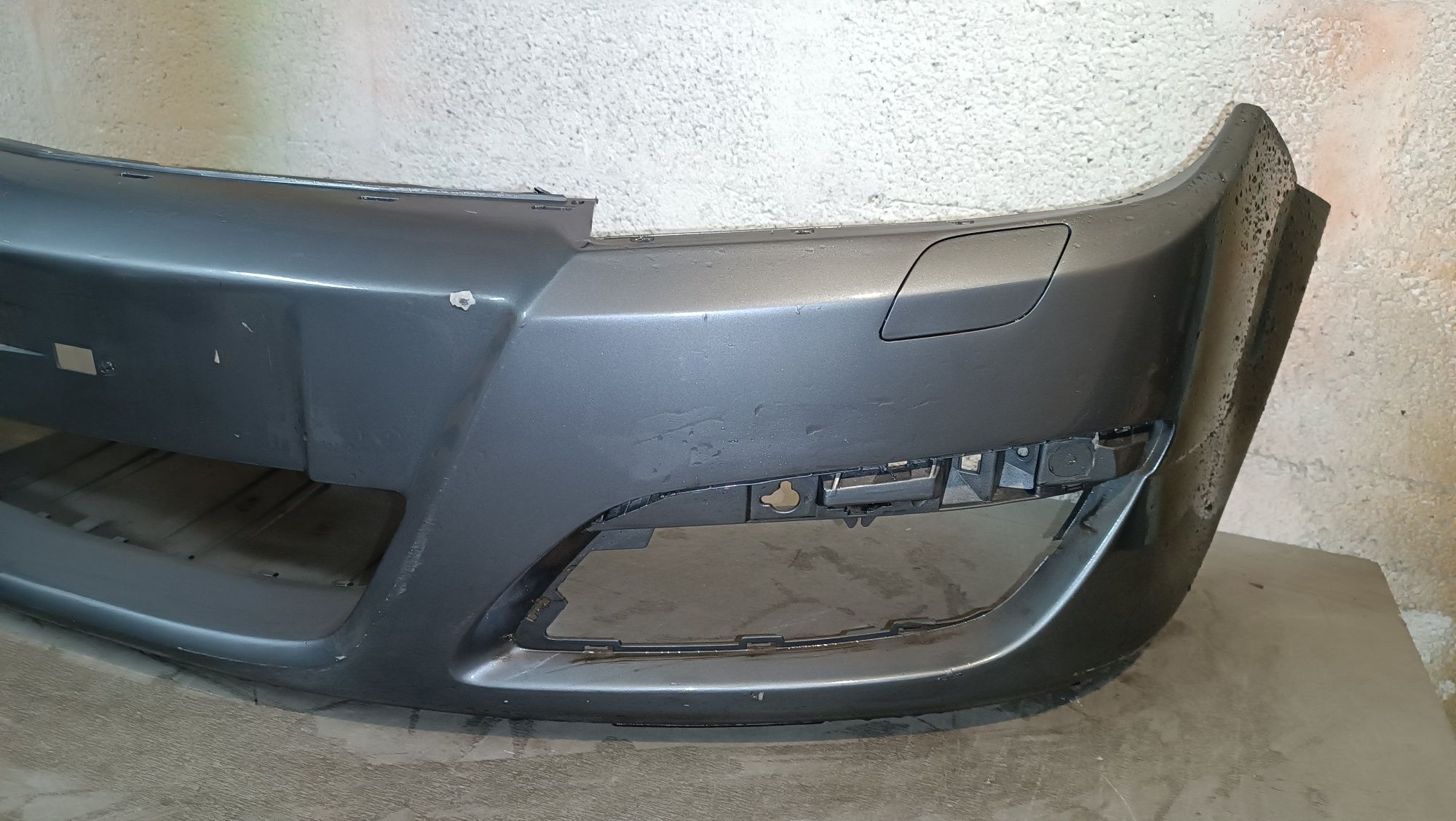 Vendo parachoque de frente Opel Astra H ano 2004/06