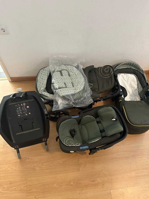 Conjunto Cadeira, Ovo e Berço Concord + Isofix