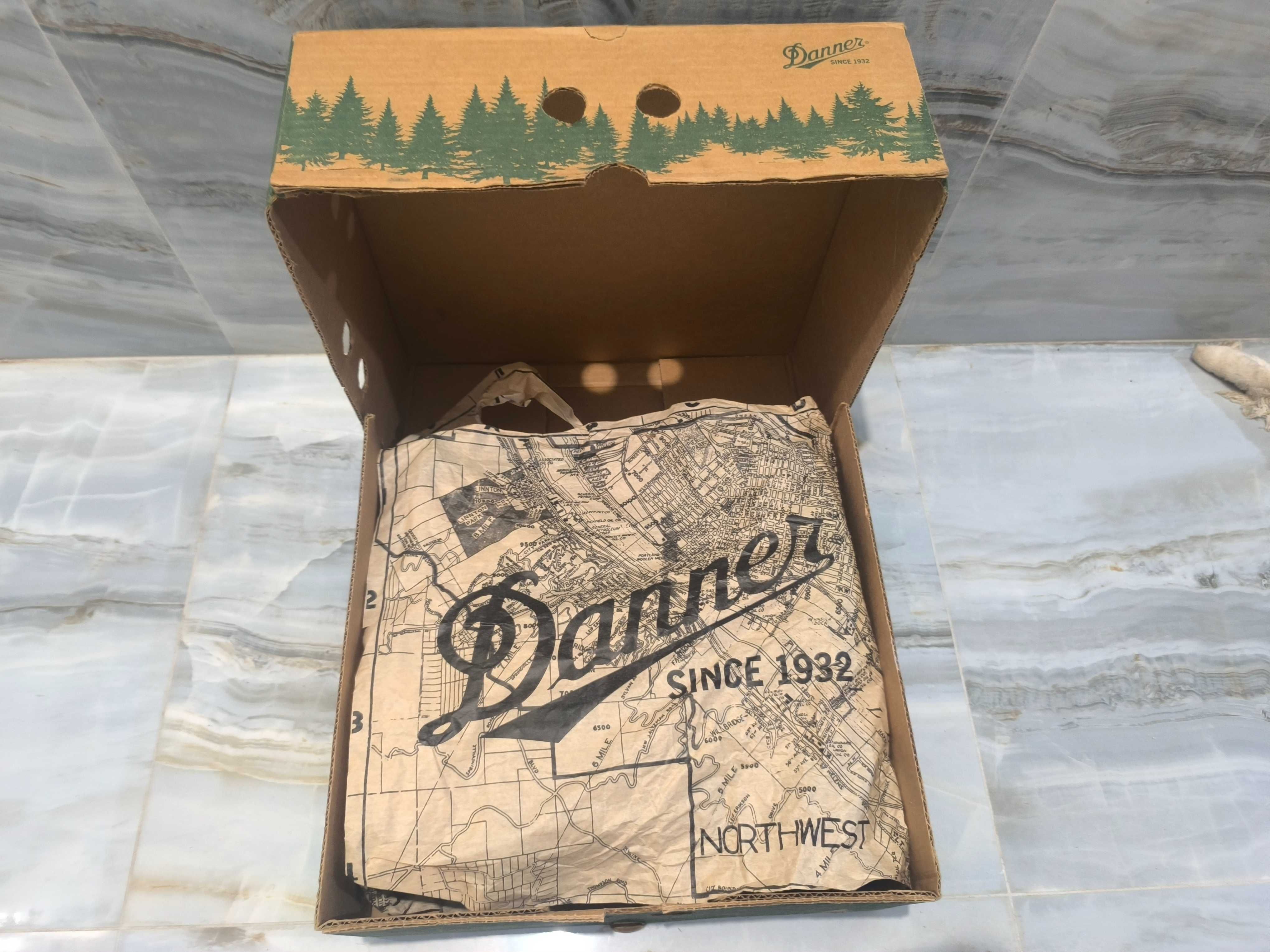 Берци Danner , 43 Нові, made in USA, Gore-Tex