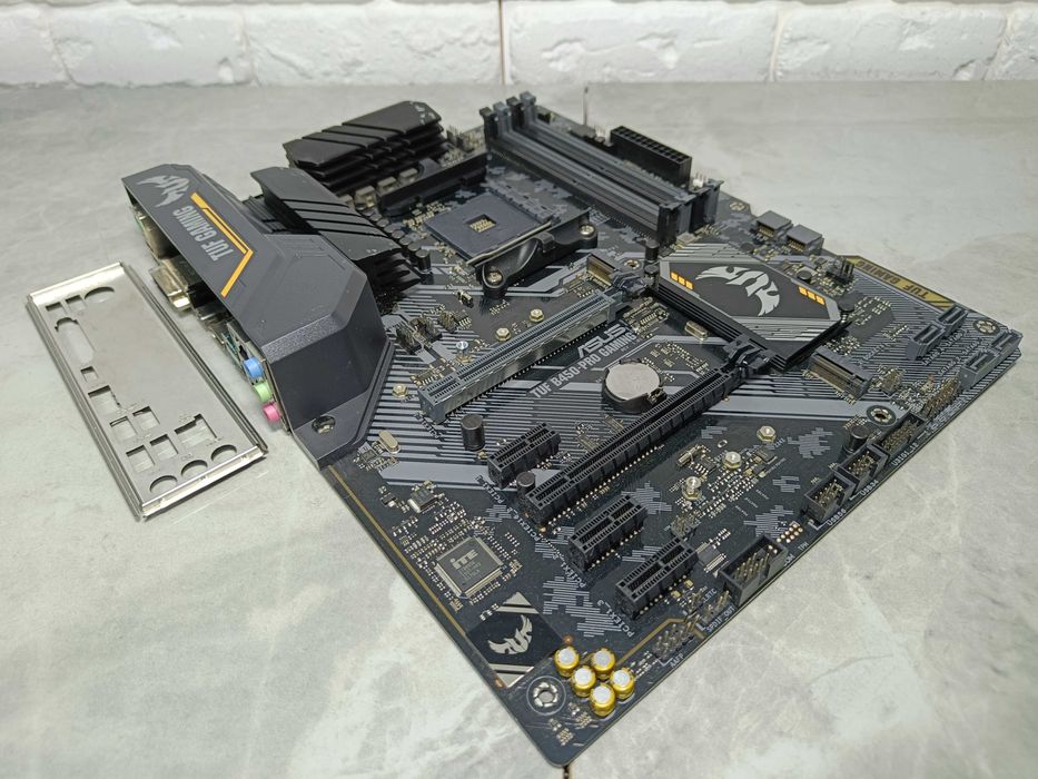 Материнська плата ASUS TUF B450-PRO GAMING sAM4 B450 чіпсет під RYZEN