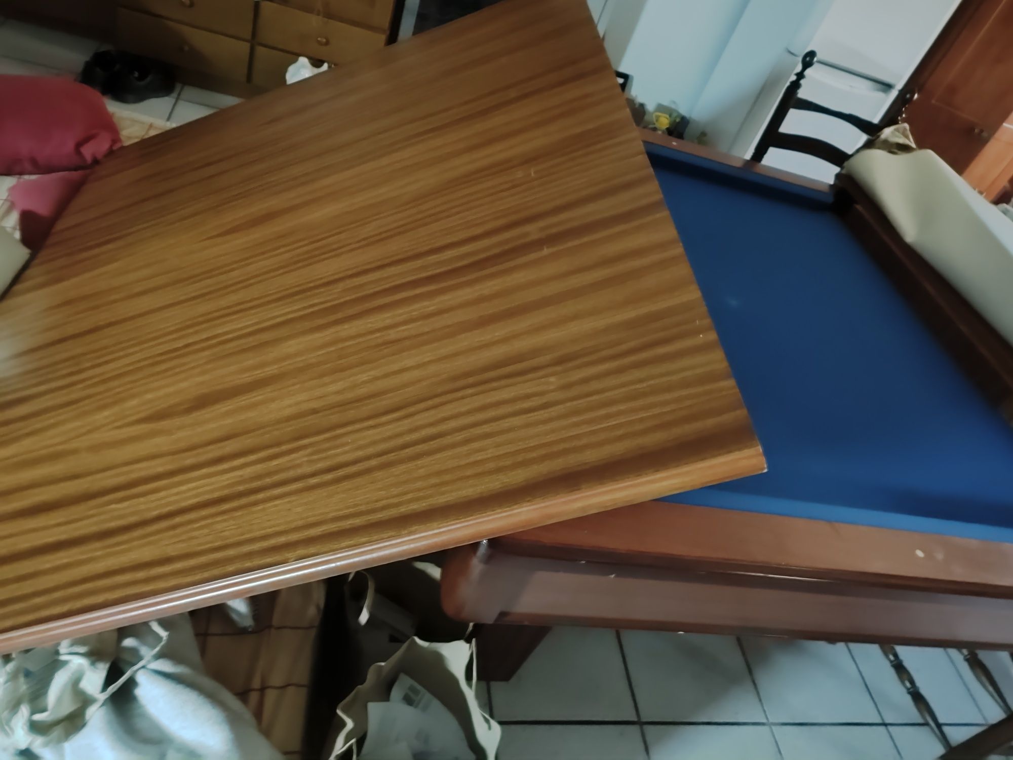Mesa de snnoker com tampo negociável