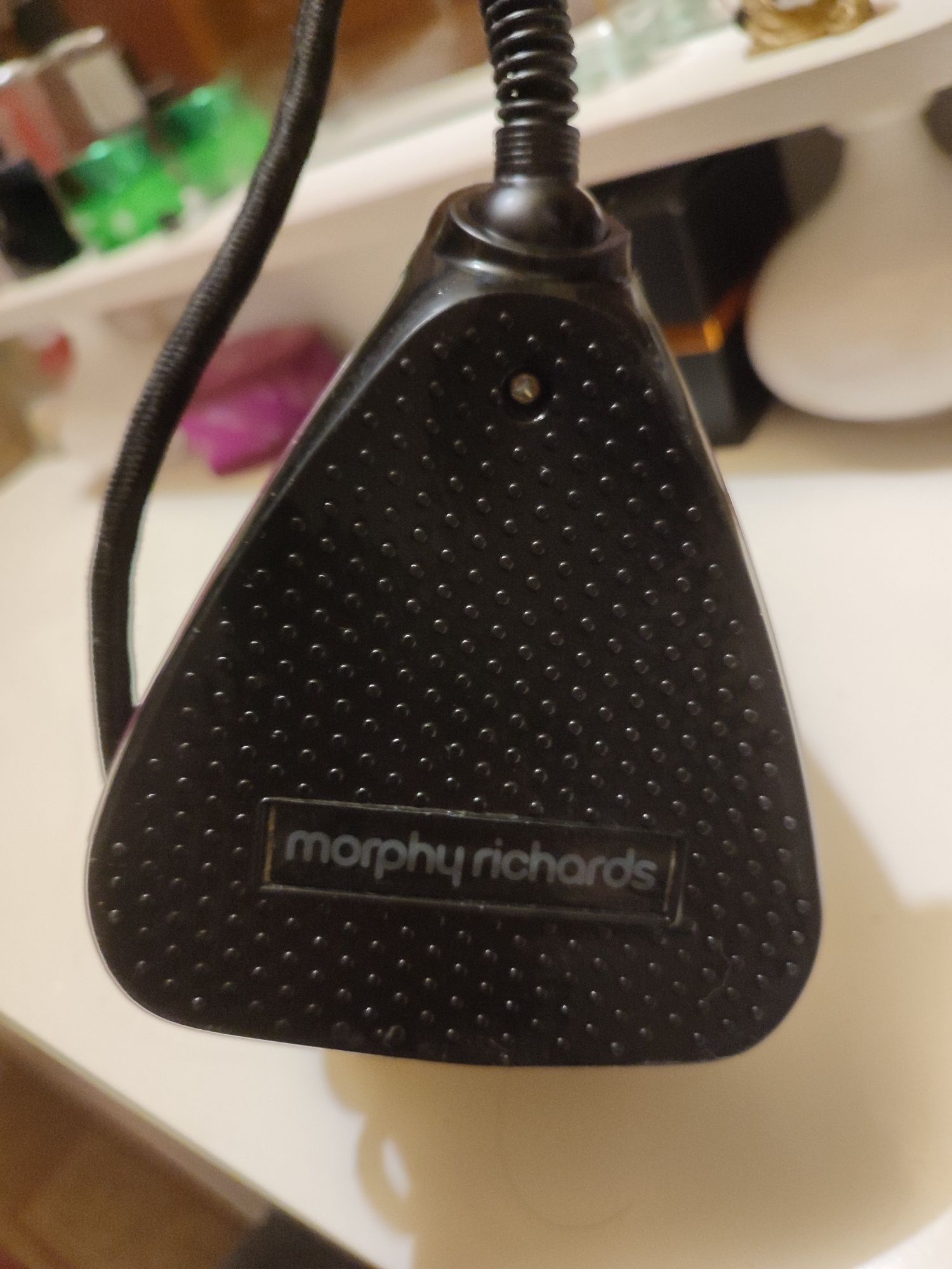 Паровой утюг Morphy Richards breeze