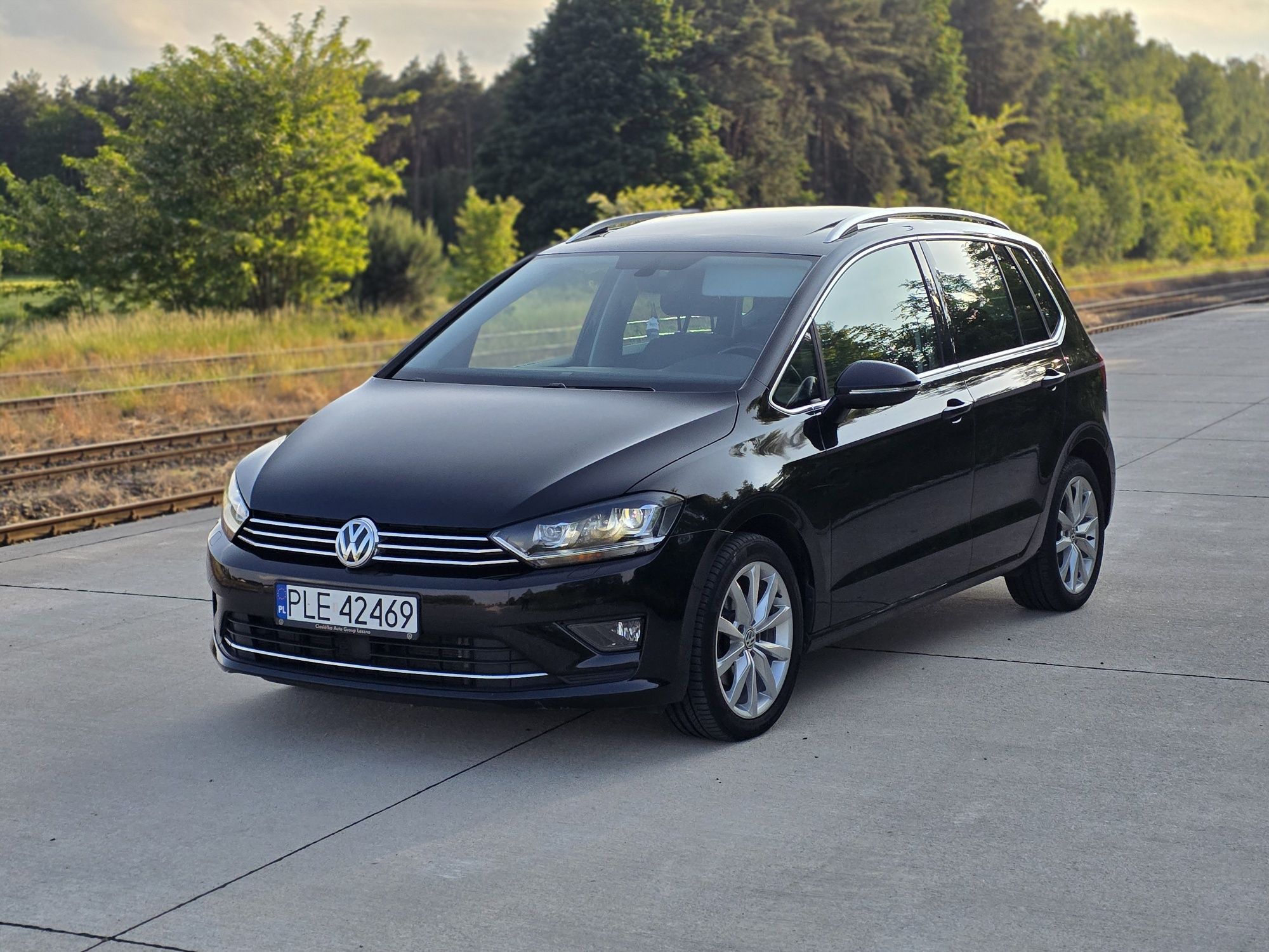 Volkswagen sportsvan Golf 2.0TDI - prywatne - wypas - niski przebieg