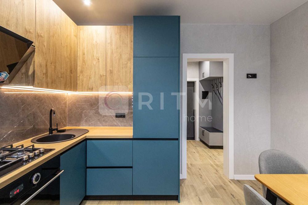 Оренда. Перша здача. Велика площа.