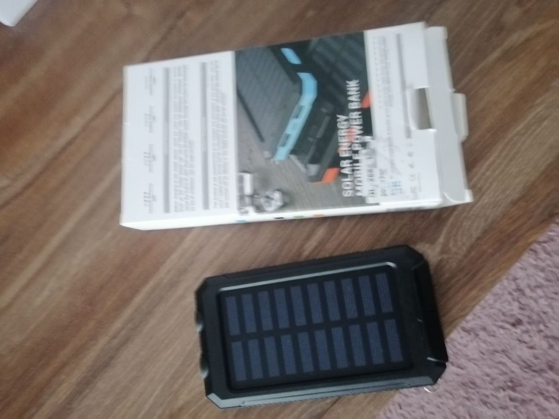 Sprzedam power bank solarny